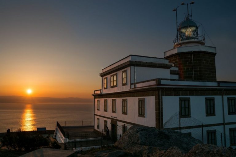 Puesta de sol desde el Faro de Finisterre.