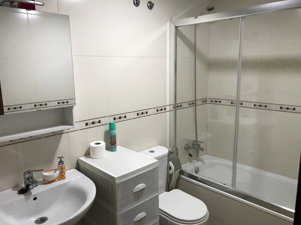 Baño de la suite en nuestro apartamento en Finisterre